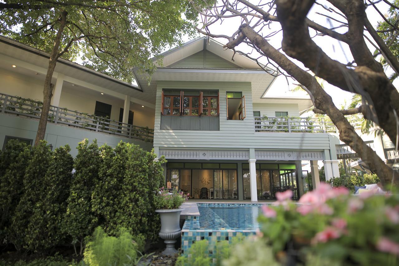 The Raweekanlaya Banguecoque Exterior foto The residence of the Thai ambassador to China